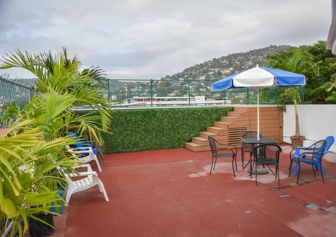 Hotel Gaby Inn Zihuatanejo Kültér fotó