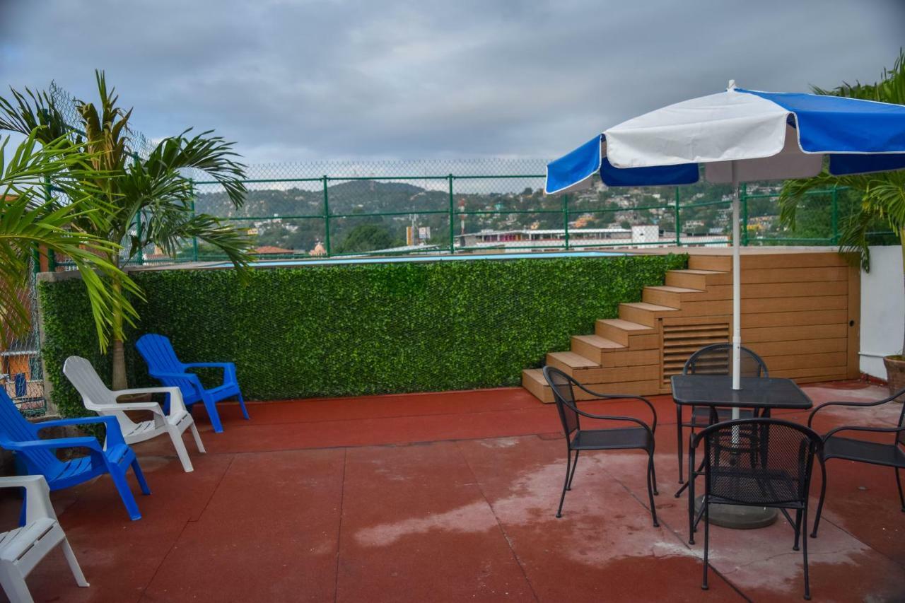 Hotel Gaby Inn Zihuatanejo Kültér fotó