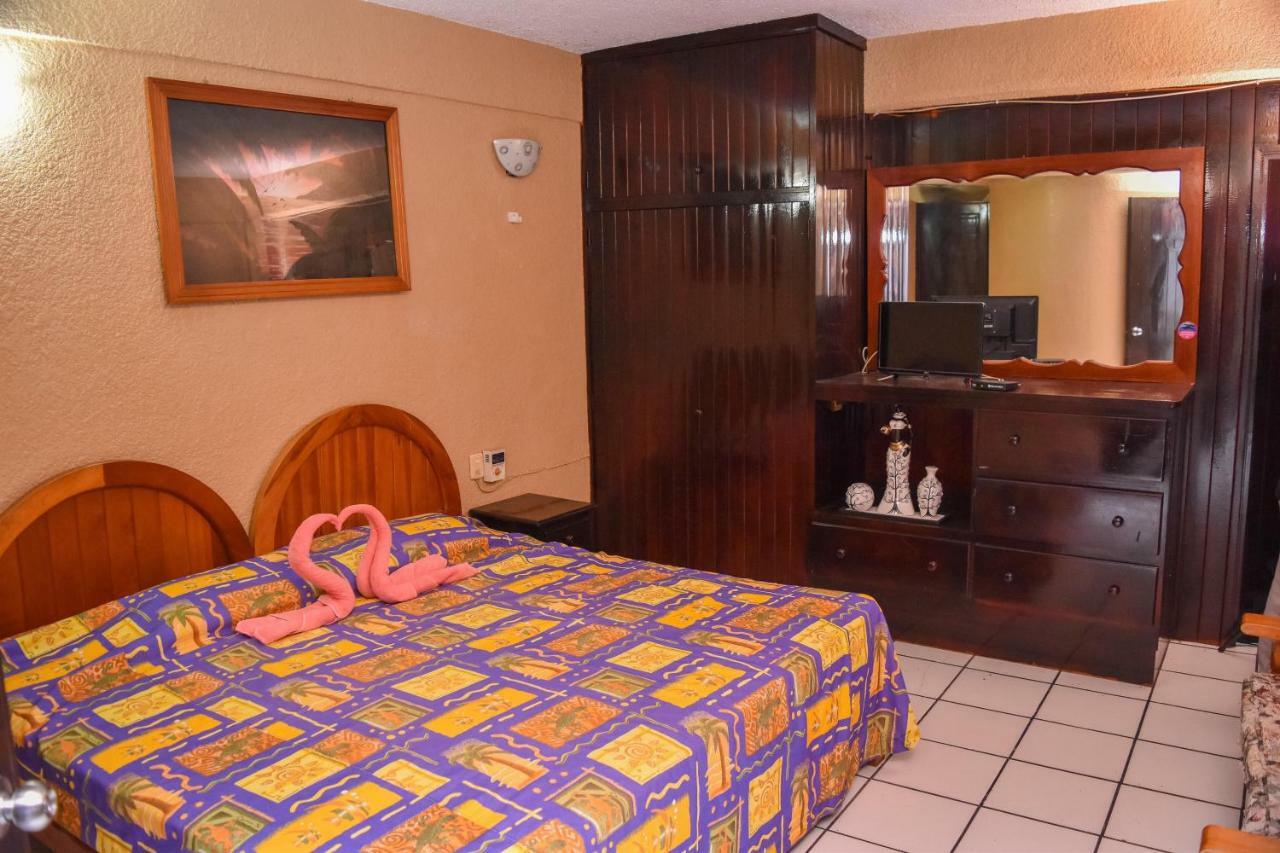 Hotel Gaby Inn Zihuatanejo Kültér fotó