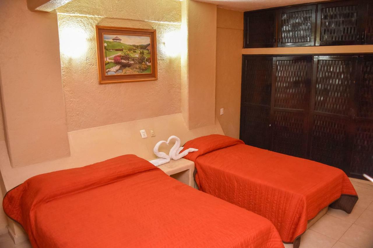 Hotel Gaby Inn Zihuatanejo Kültér fotó